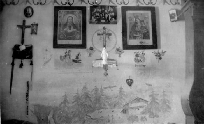 [Intérieur de  la maison Lance, hameau des Laves, Barels.]