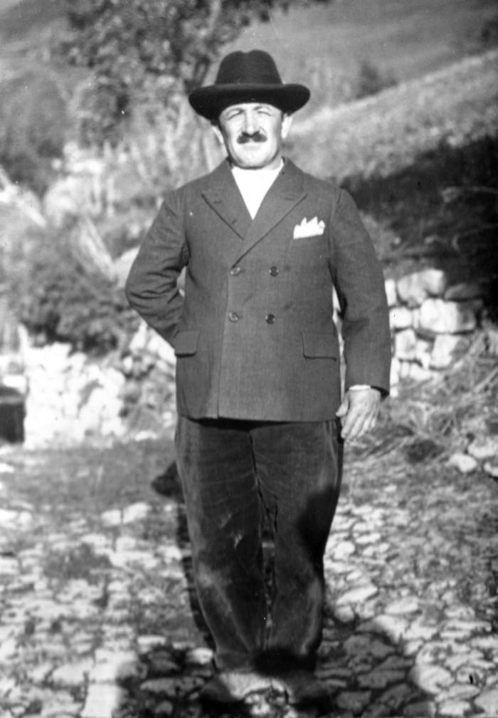 [Portrait d'Alfred V..., Barels, 1924.]