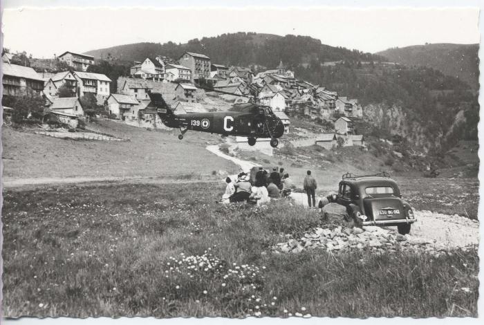 Beuil - entrée du village - hélicoptère